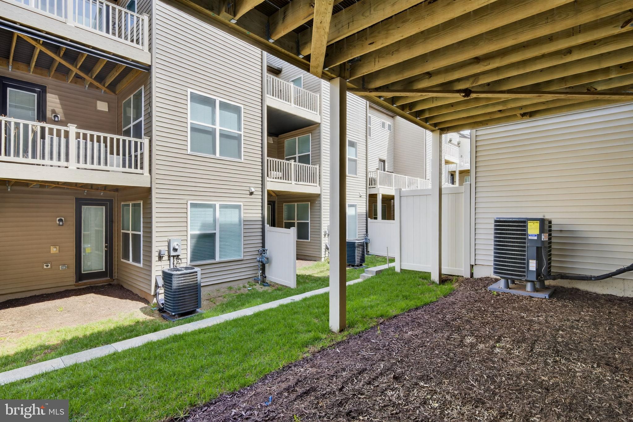 4991 LONGMIRE WAY