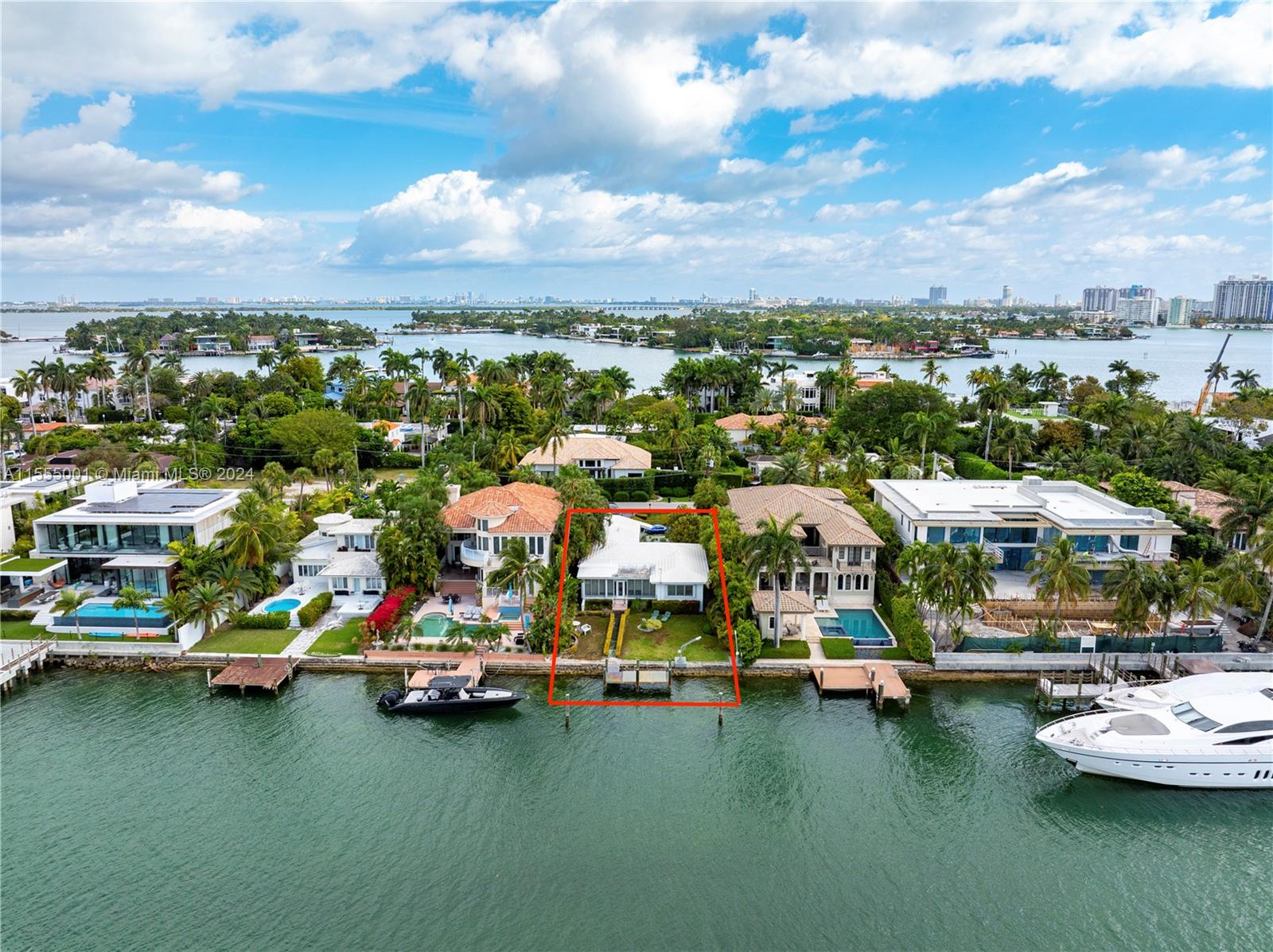 290 S Hibiscus Dr