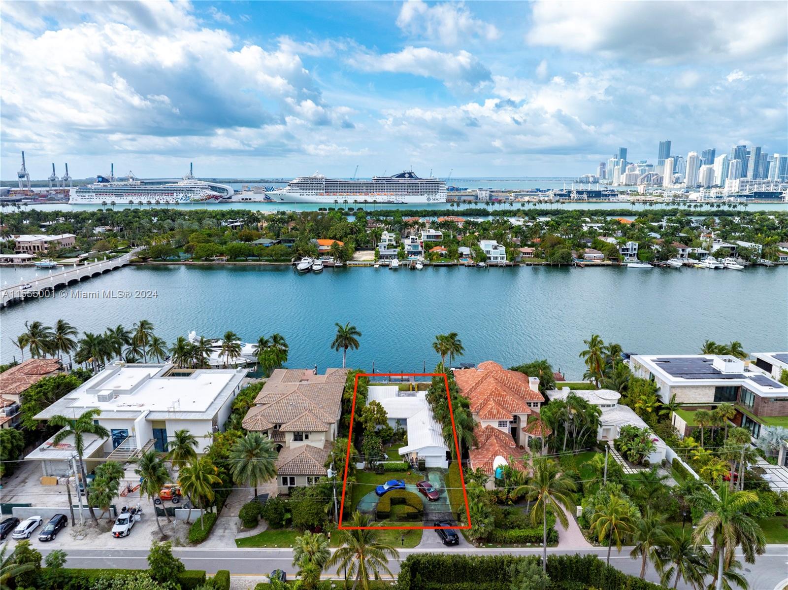 290 S Hibiscus Dr