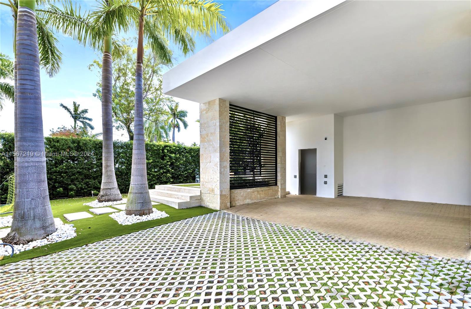 110 Venetian Way (Dilido Island)