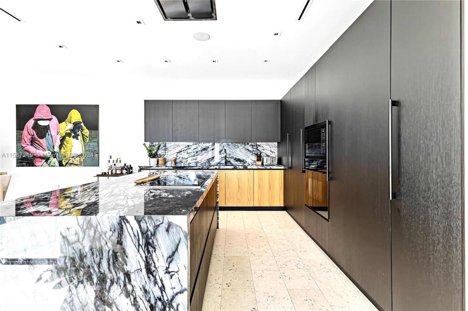 110 Venetian Way (Dilido Island)