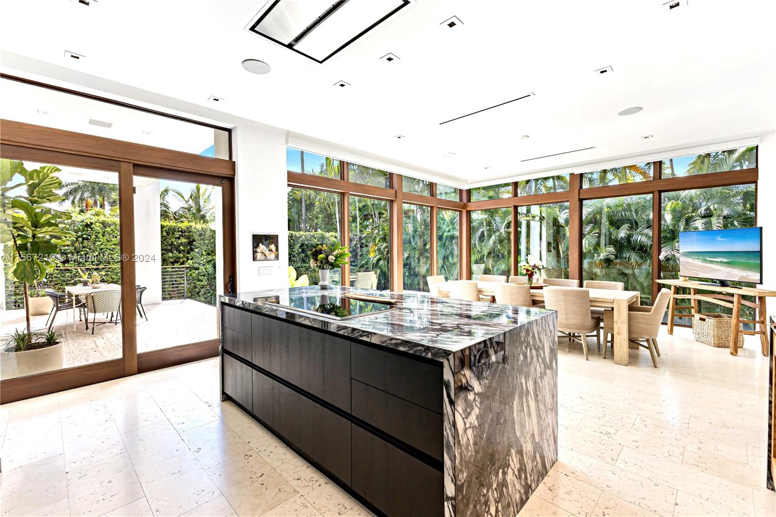 110 Venetian Way (Dilido Island)