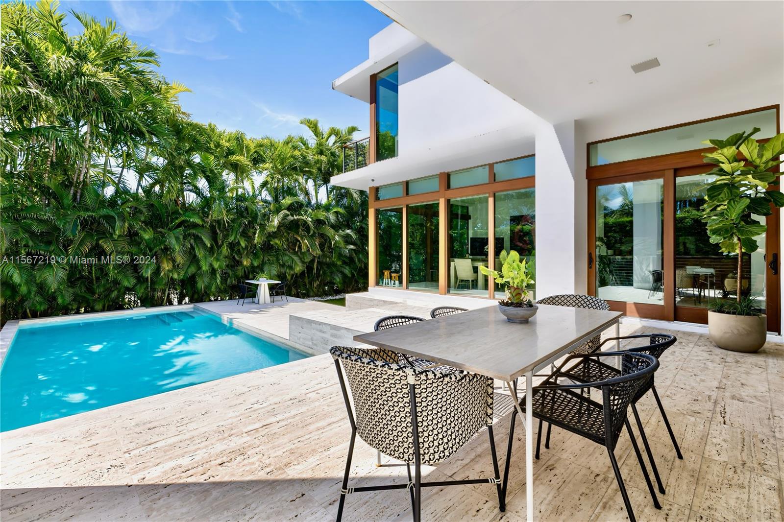 110 Venetian Way (Dilido Island)