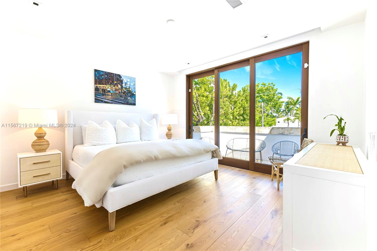 110 Venetian Way (Dilido Island)