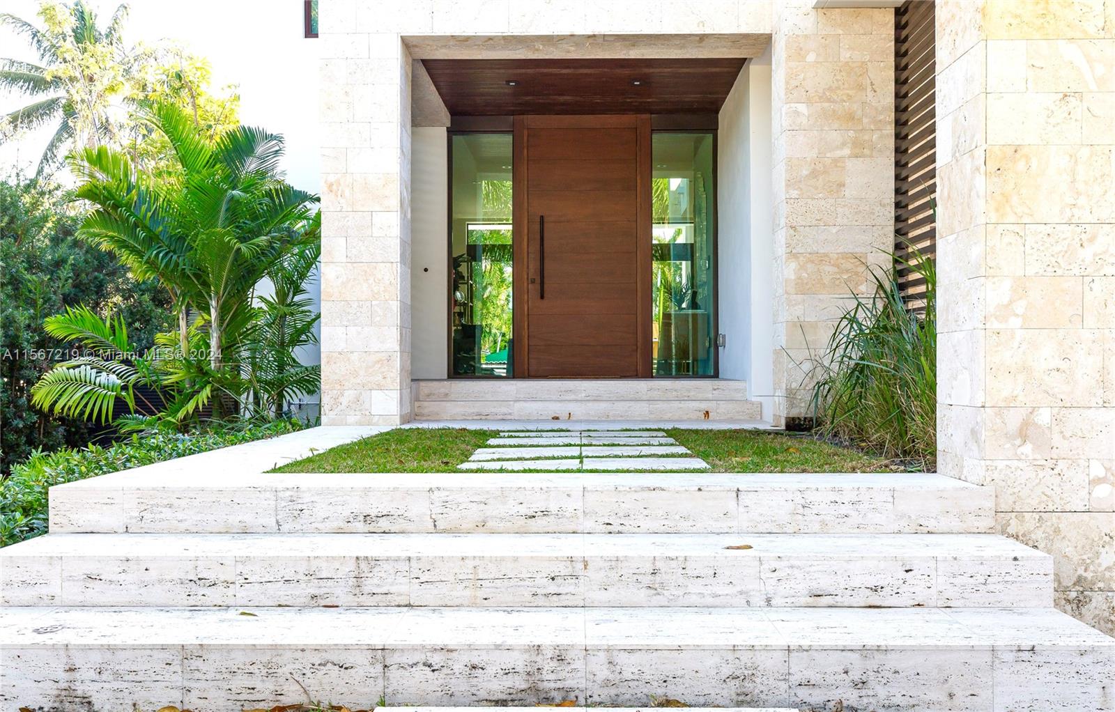 110 Venetian Way (Dilido Island)