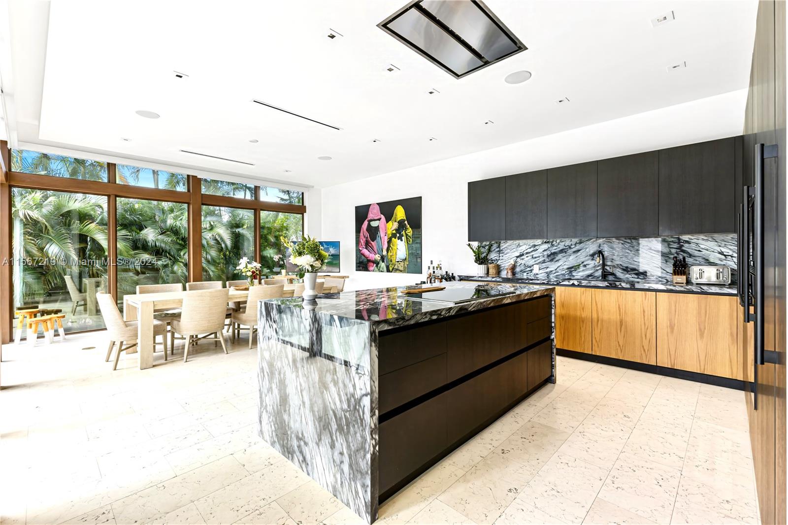 110 Venetian Way (Dilido Island)