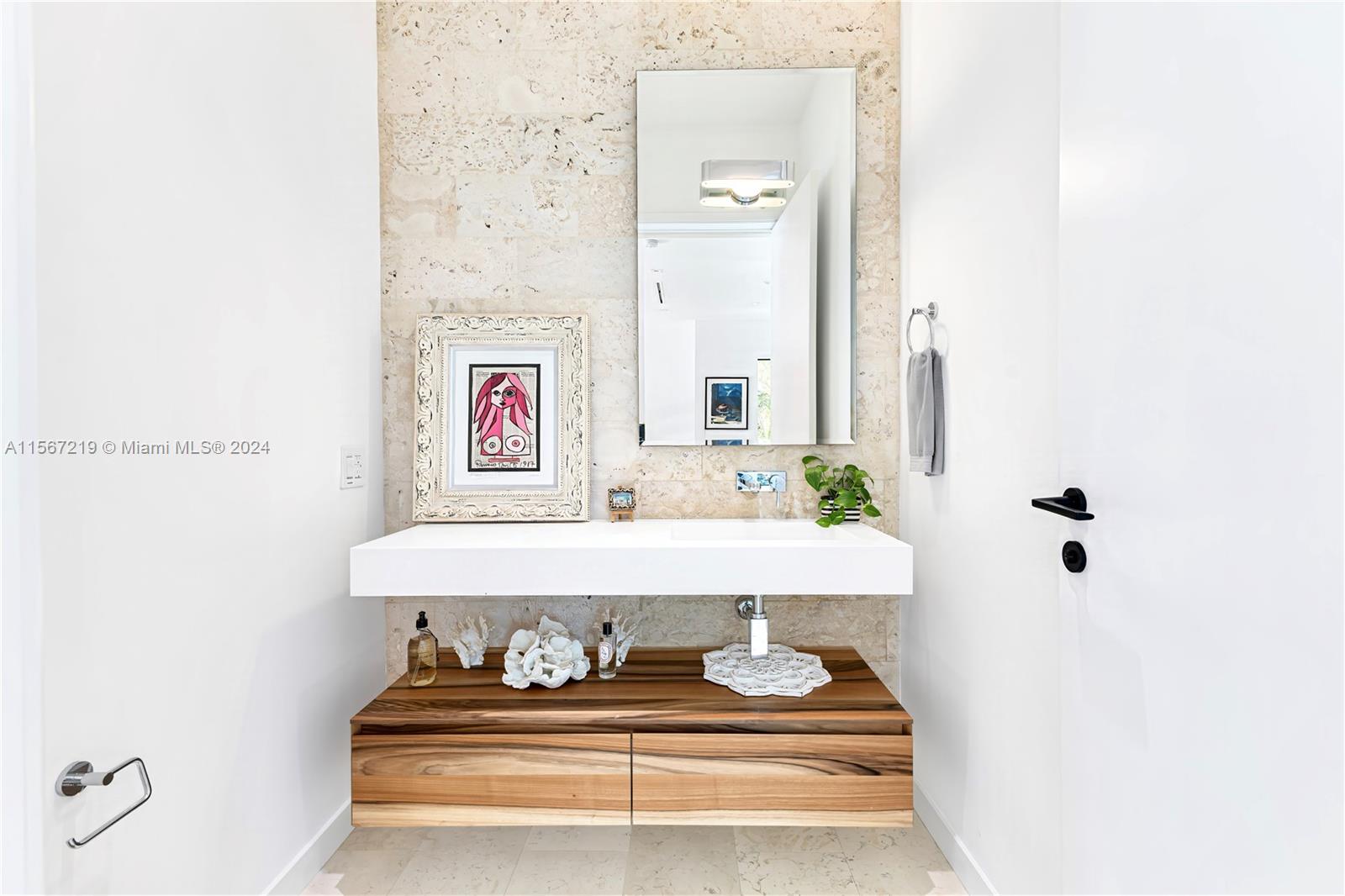 110 Venetian Way (Dilido Island)