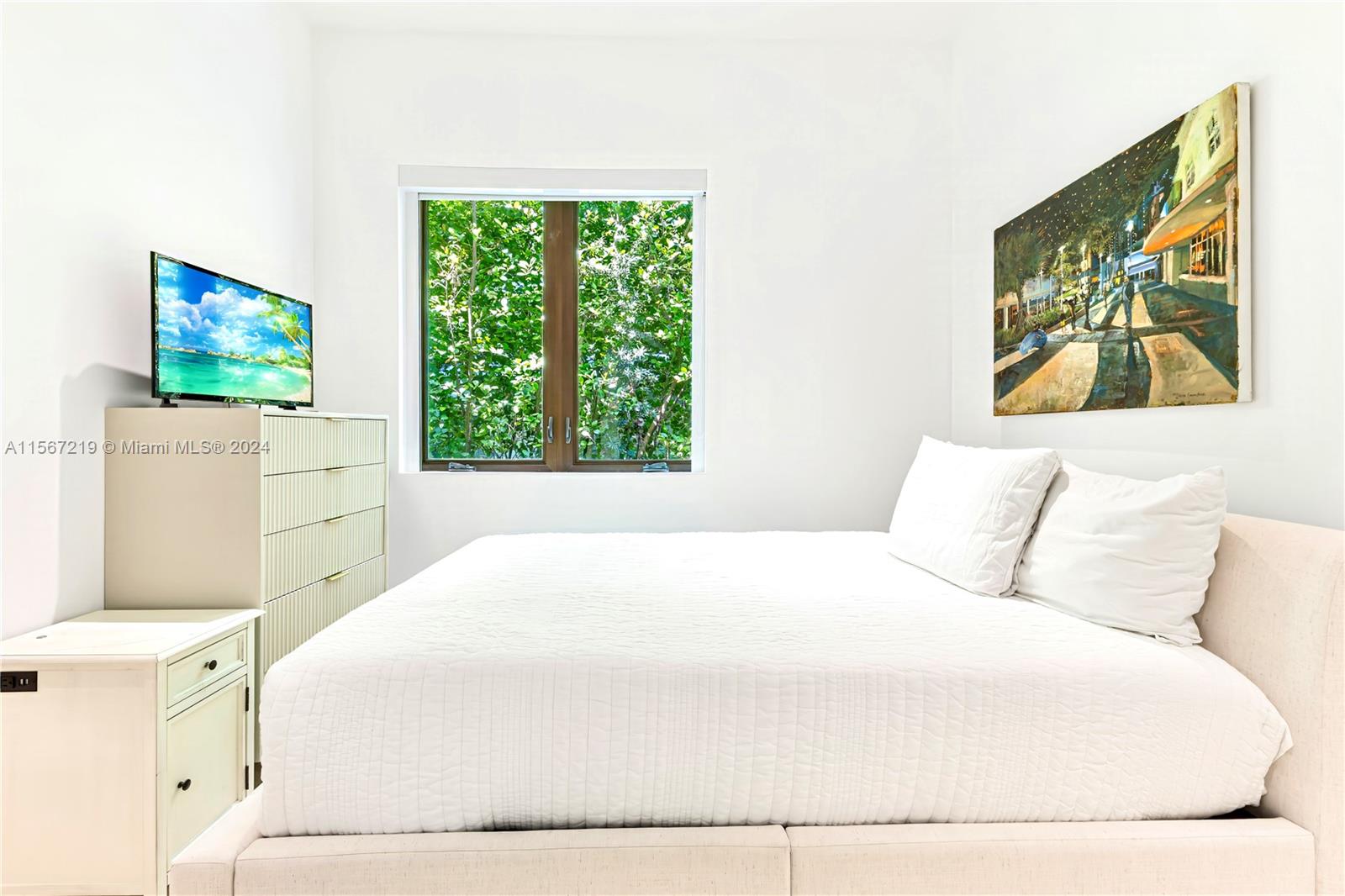 110 Venetian Way (Dilido Island)