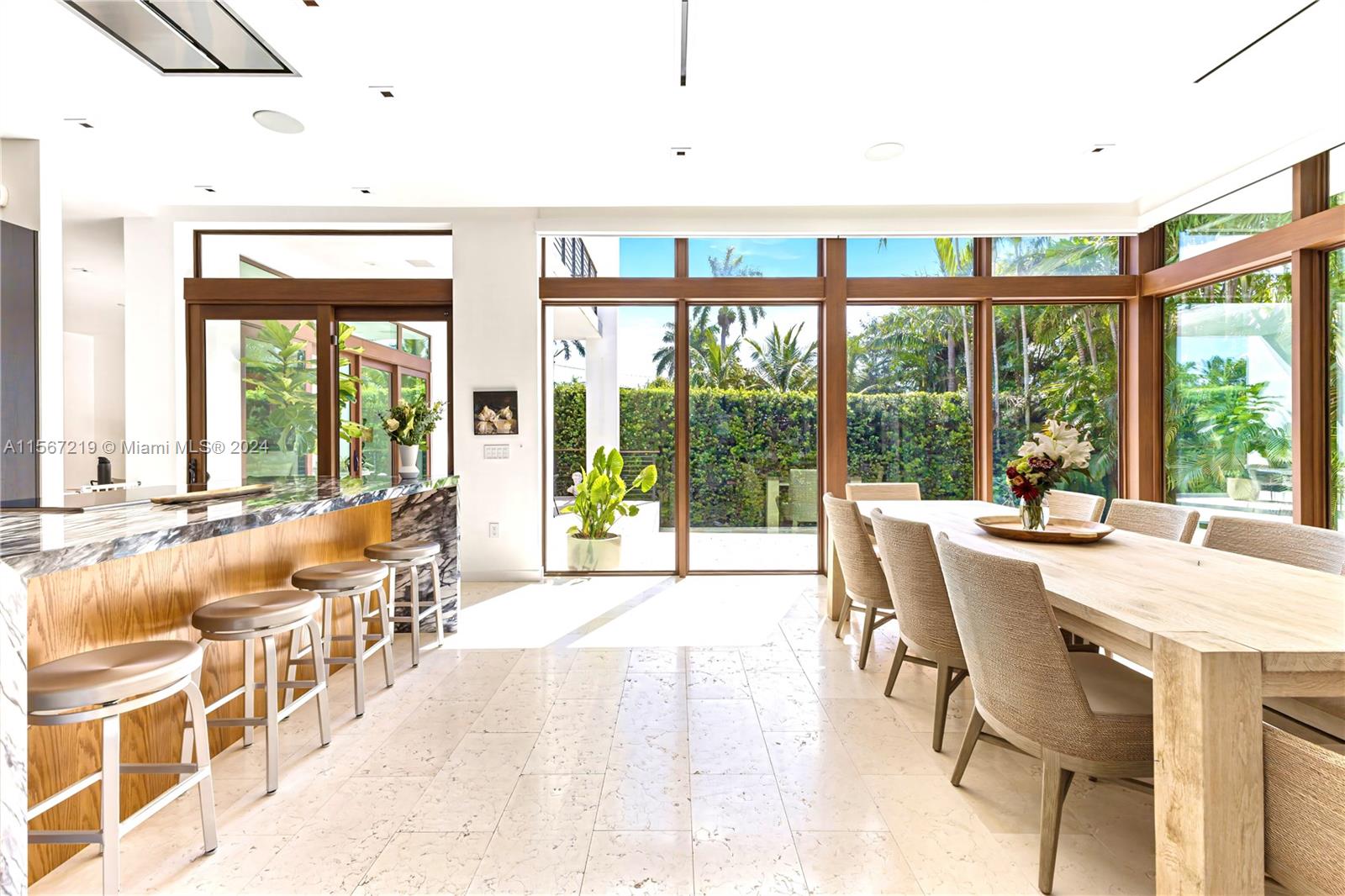 110 Venetian Way (Dilido Island)