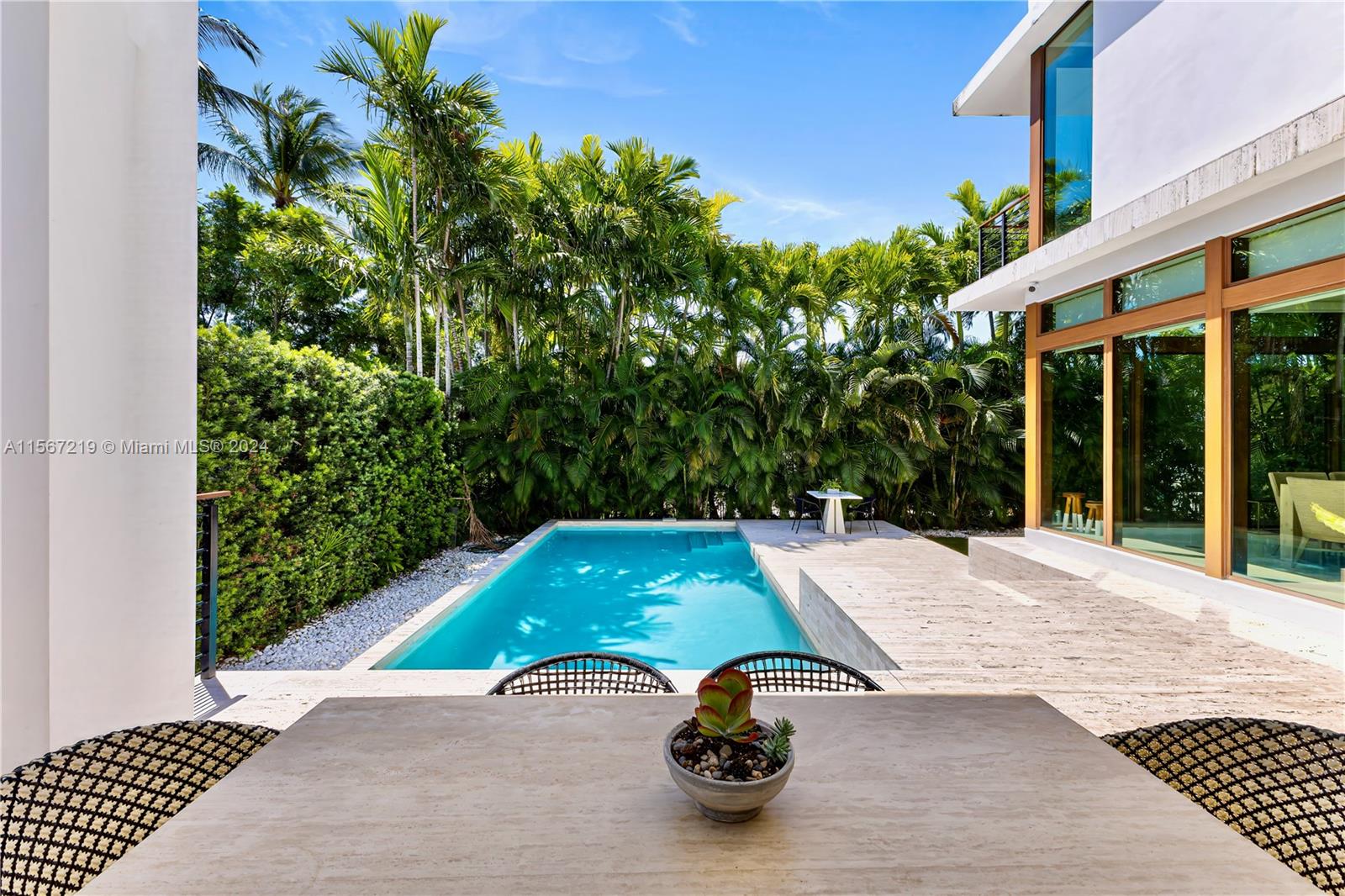 110 Venetian Way (Dilido Island)