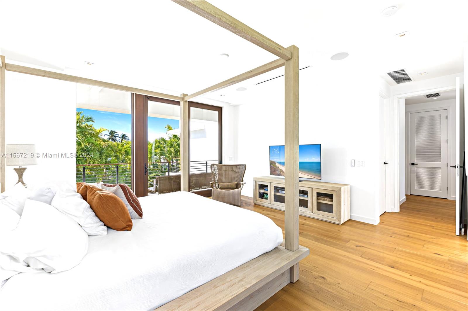 110 Venetian Way (Dilido Island)