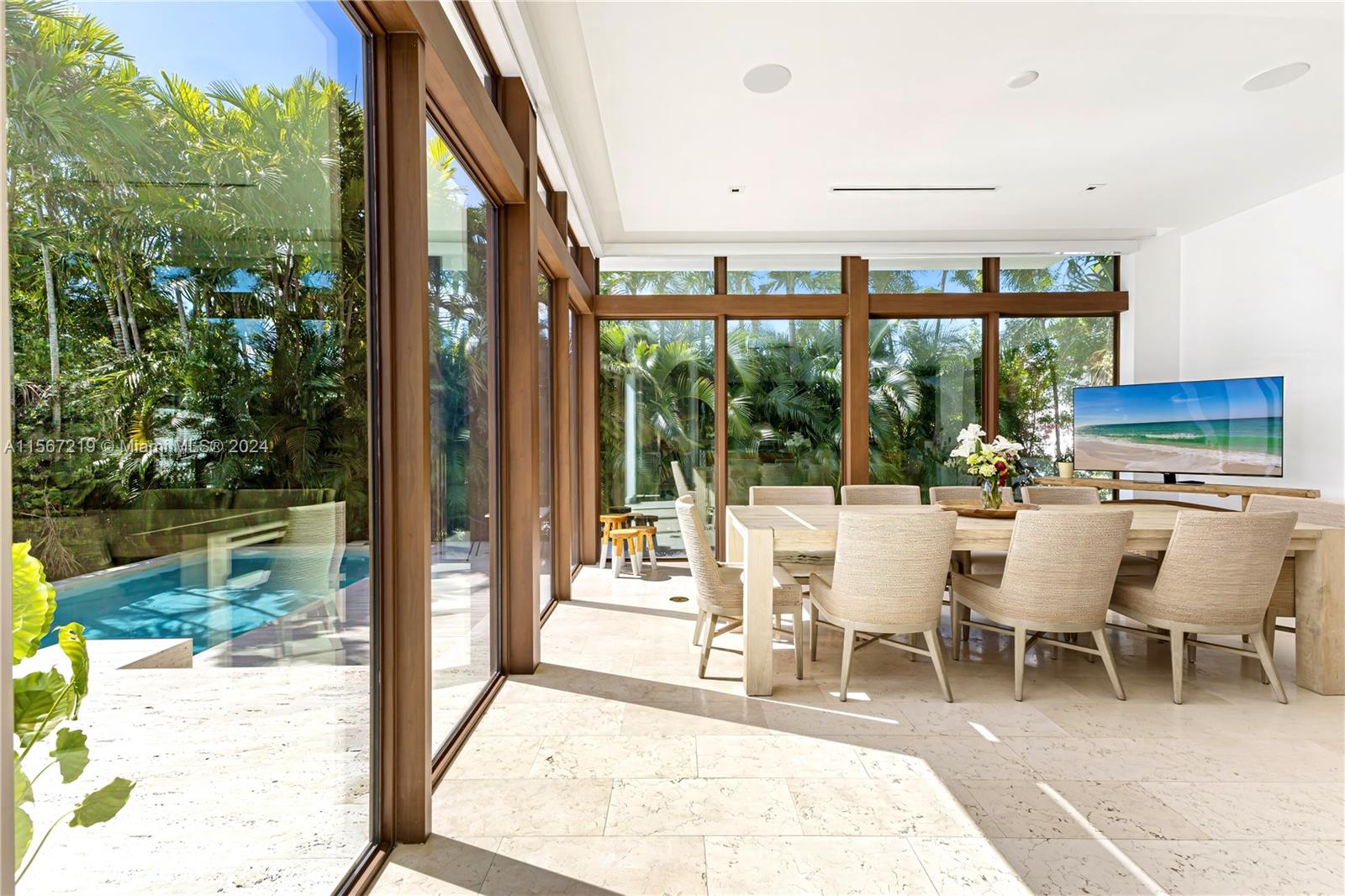 110 Venetian Way (Dilido Island)