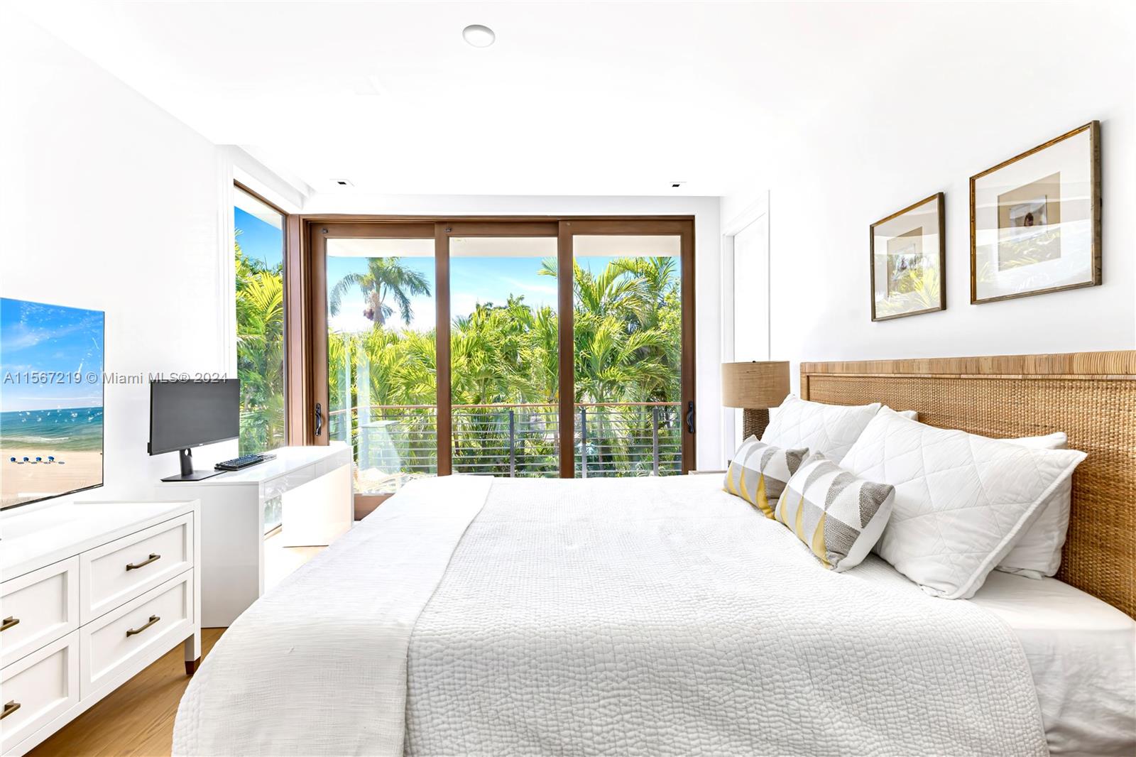 110 Venetian Way (Dilido Island)