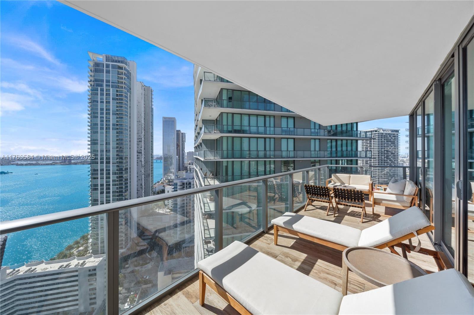 Paraiso Bay 3101