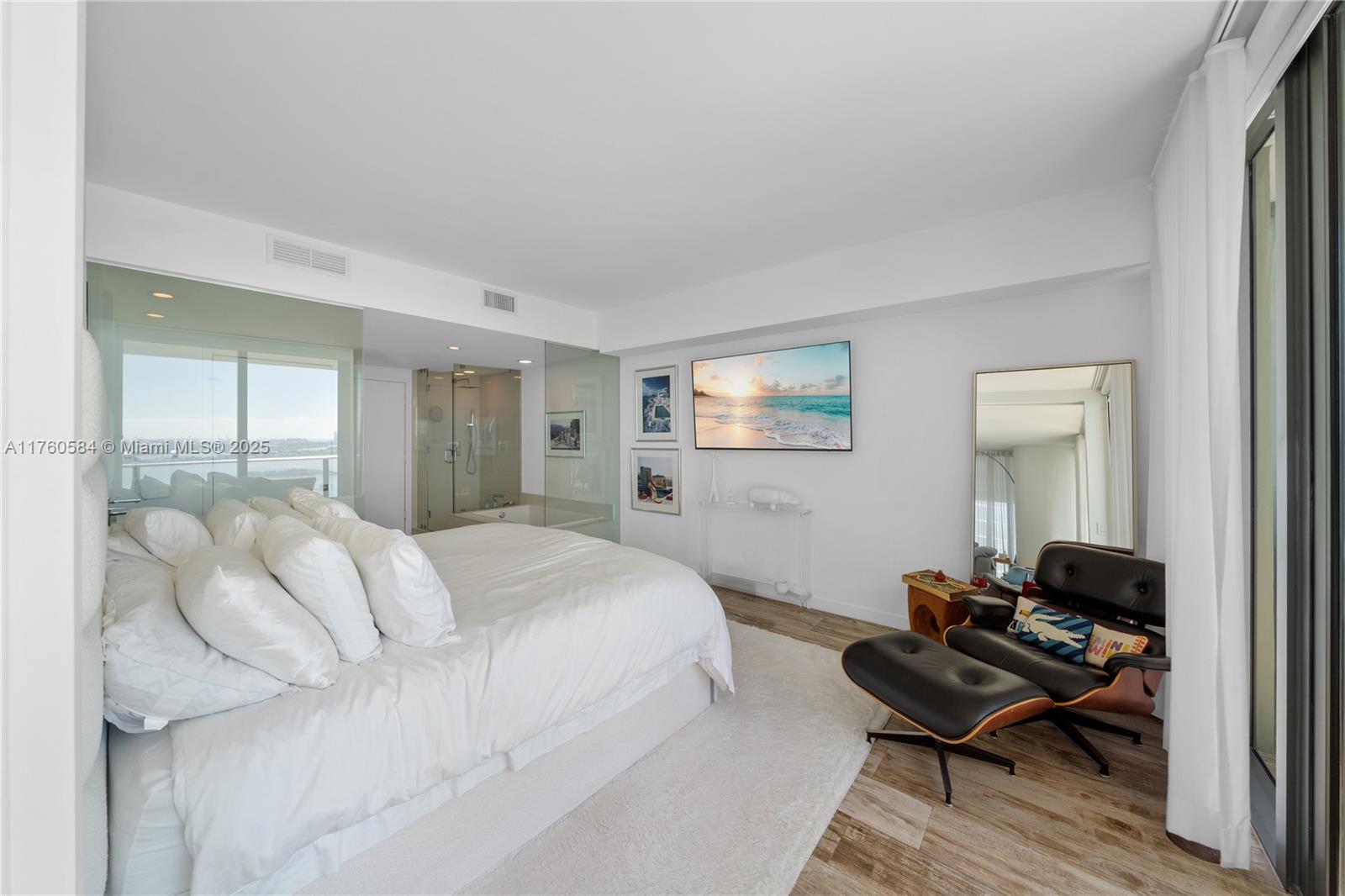 Paraiso Bay 3101