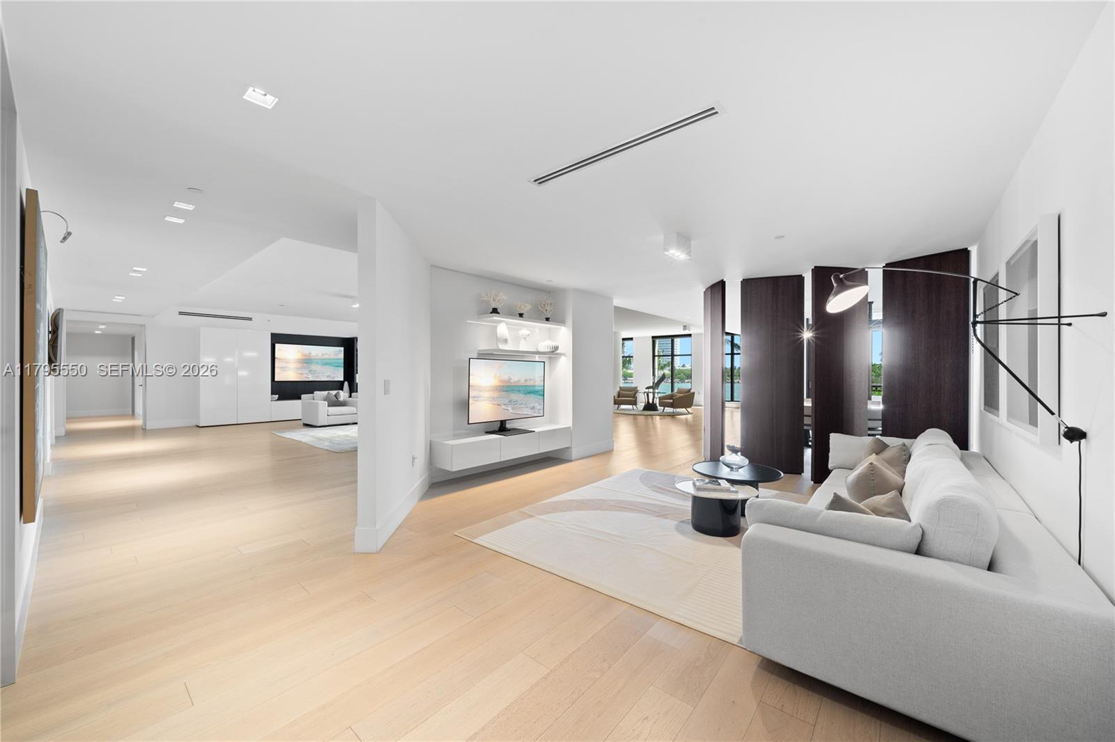 Palazzo Del Sol 7025