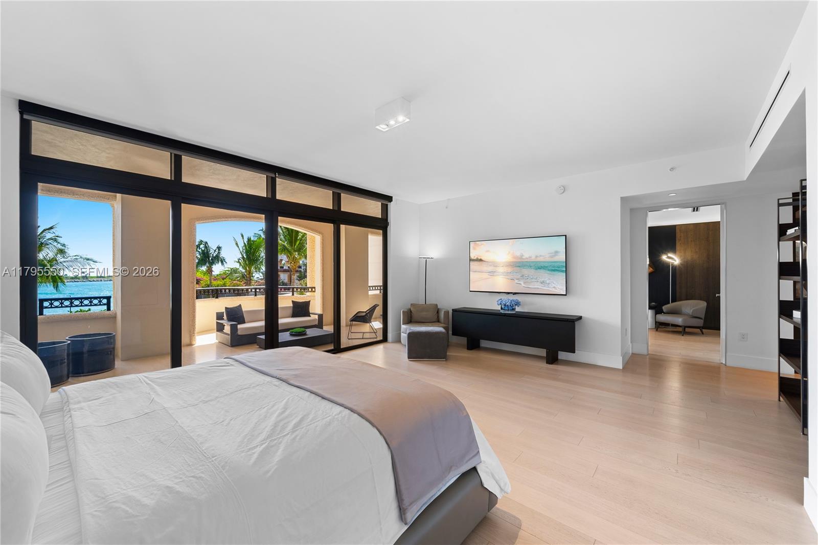 Palazzo Del Sol 7025