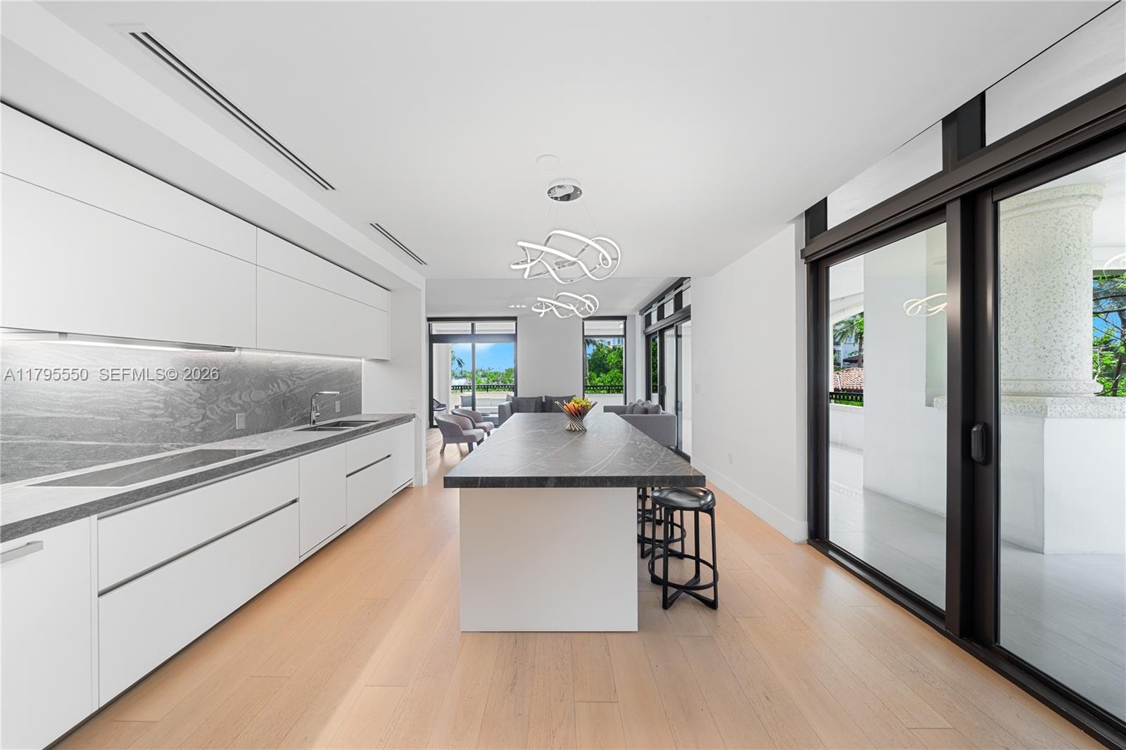 Palazzo Del Sol 7025