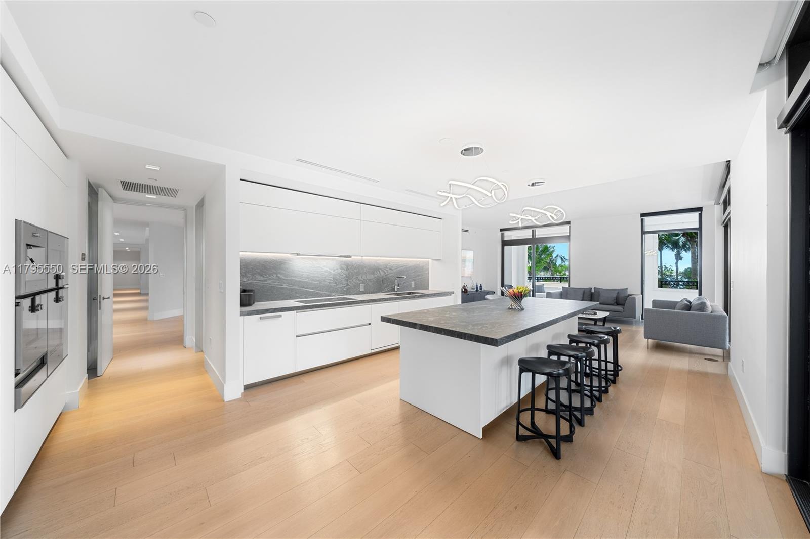 Palazzo Del Sol 7025