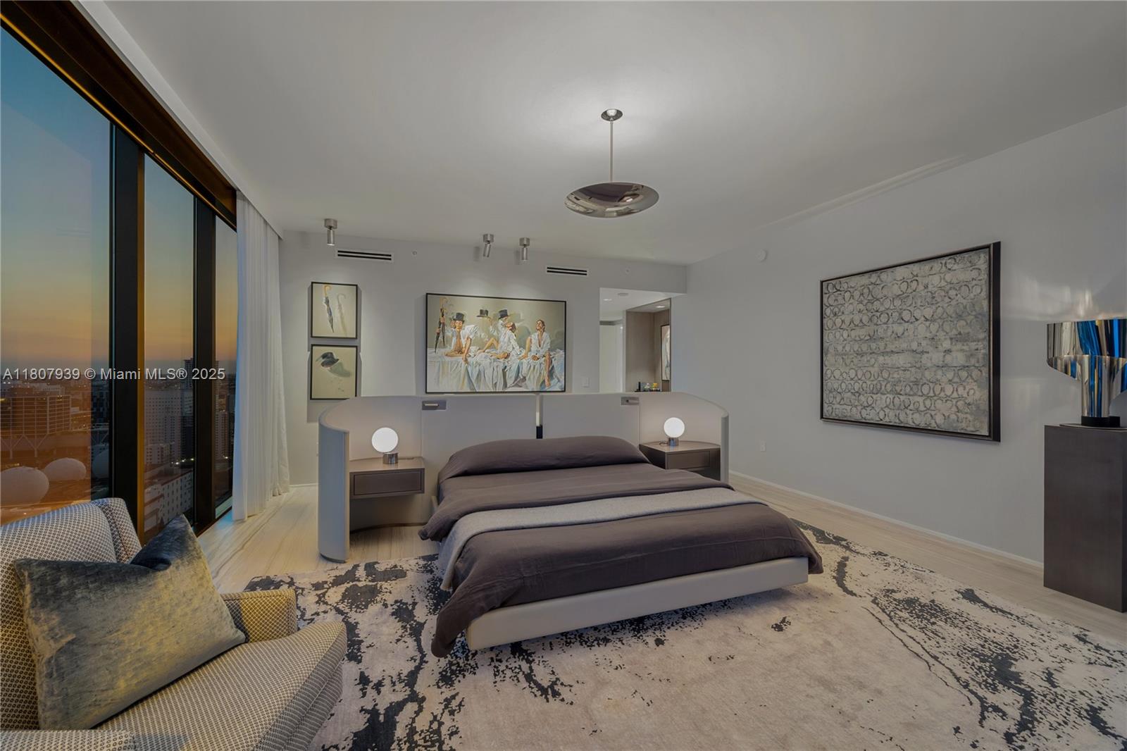 One Thousand Museum 3201