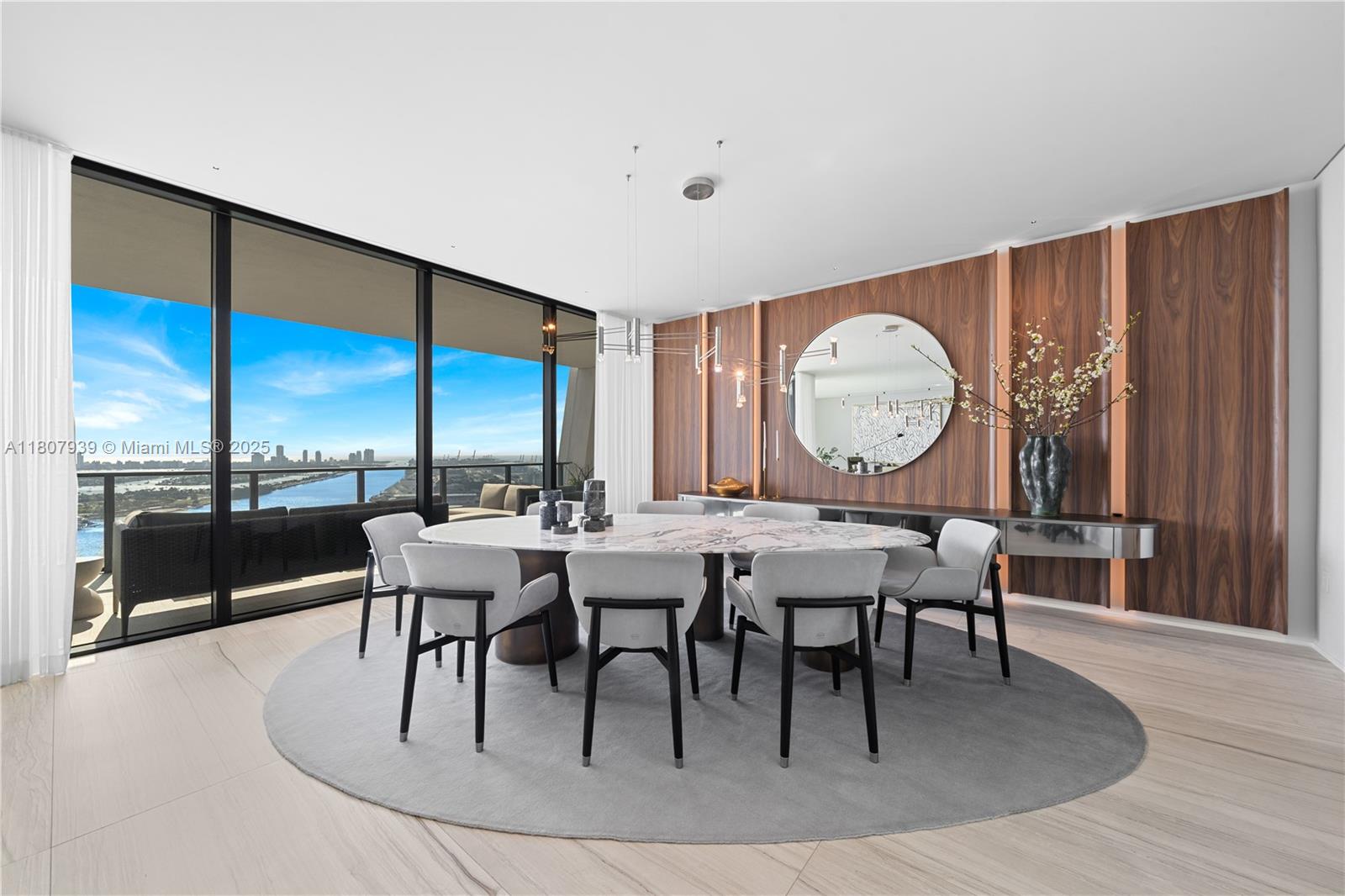 One Thousand Museum 3201