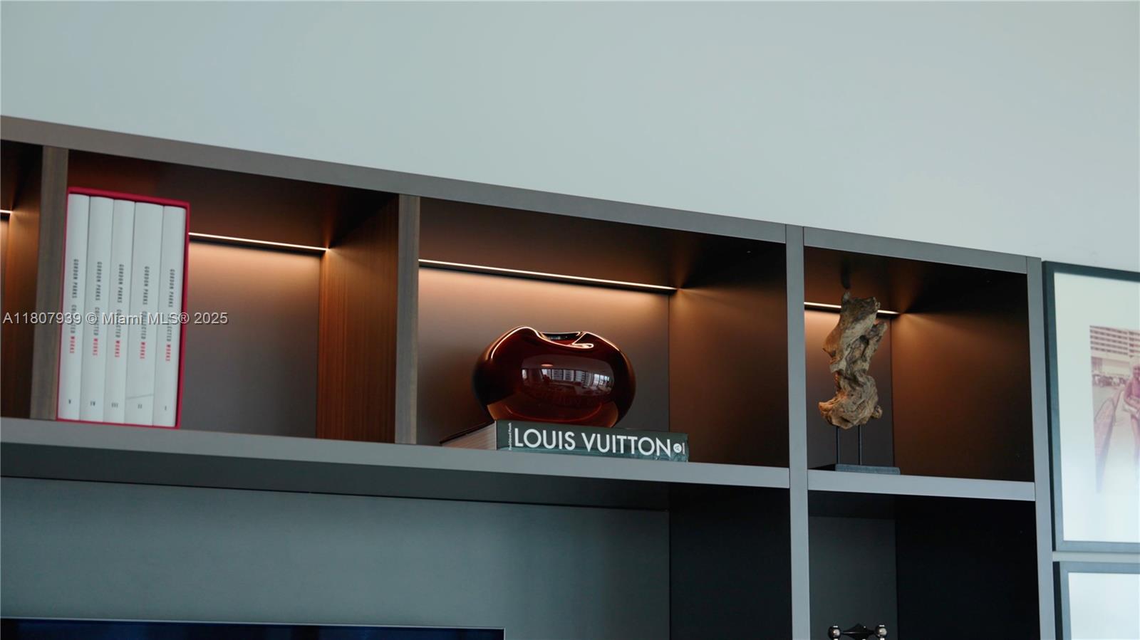 One Thousand Museum 3201