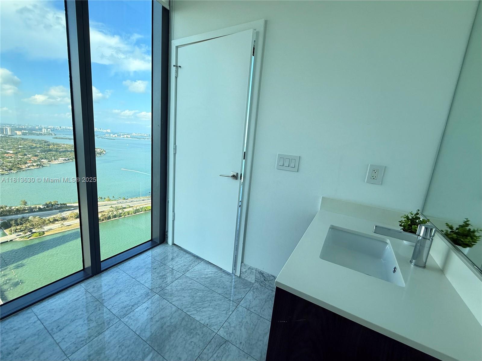 3131 NE 7th Ave Unit: PH5103