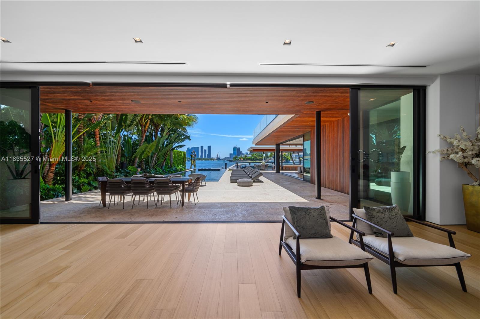 126 W San Marino Drive