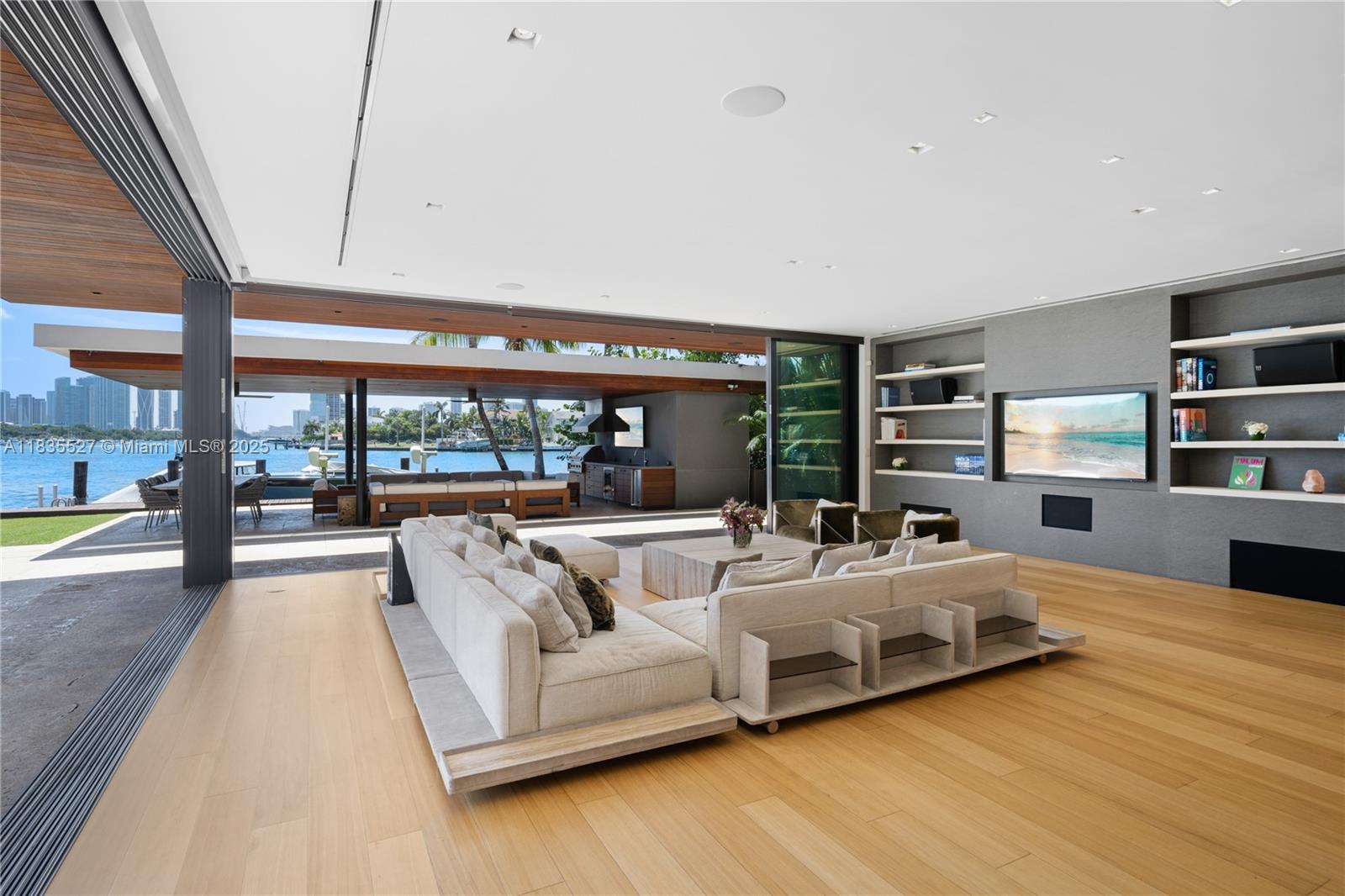 126 W San Marino Drive