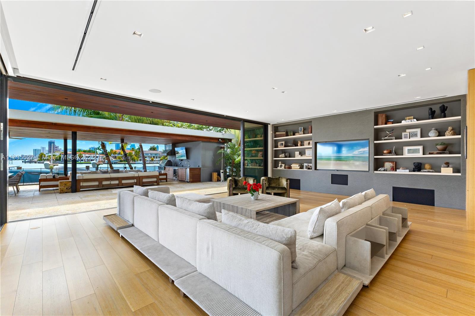 126 W San Marino Drive