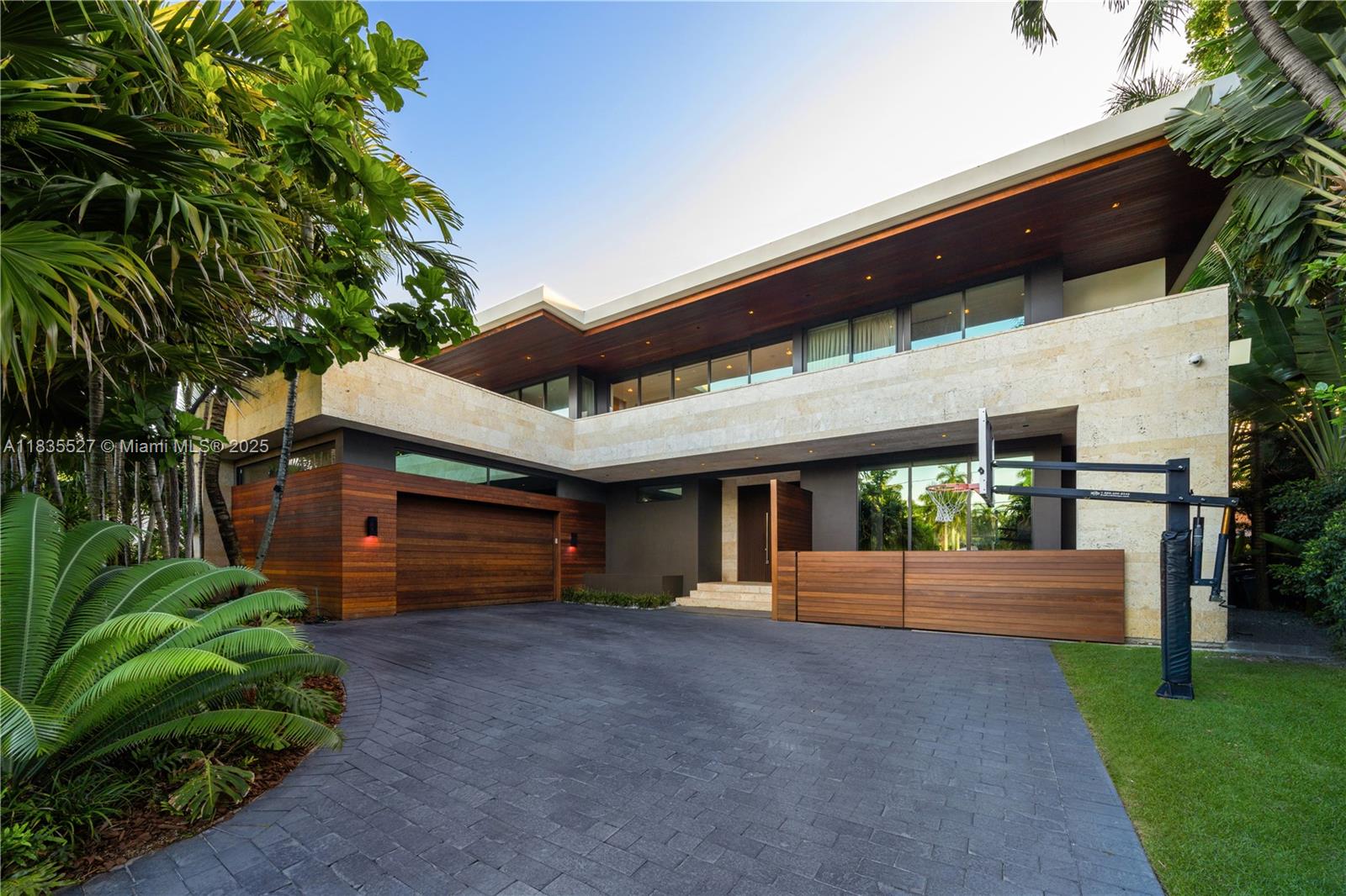 126 W San Marino Drive