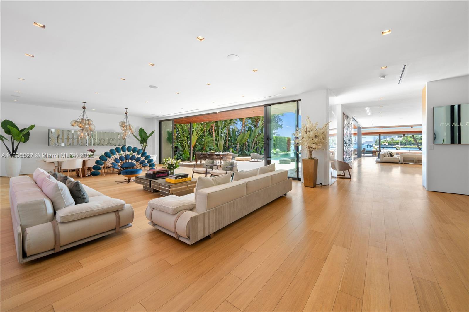 126 W San Marino Drive