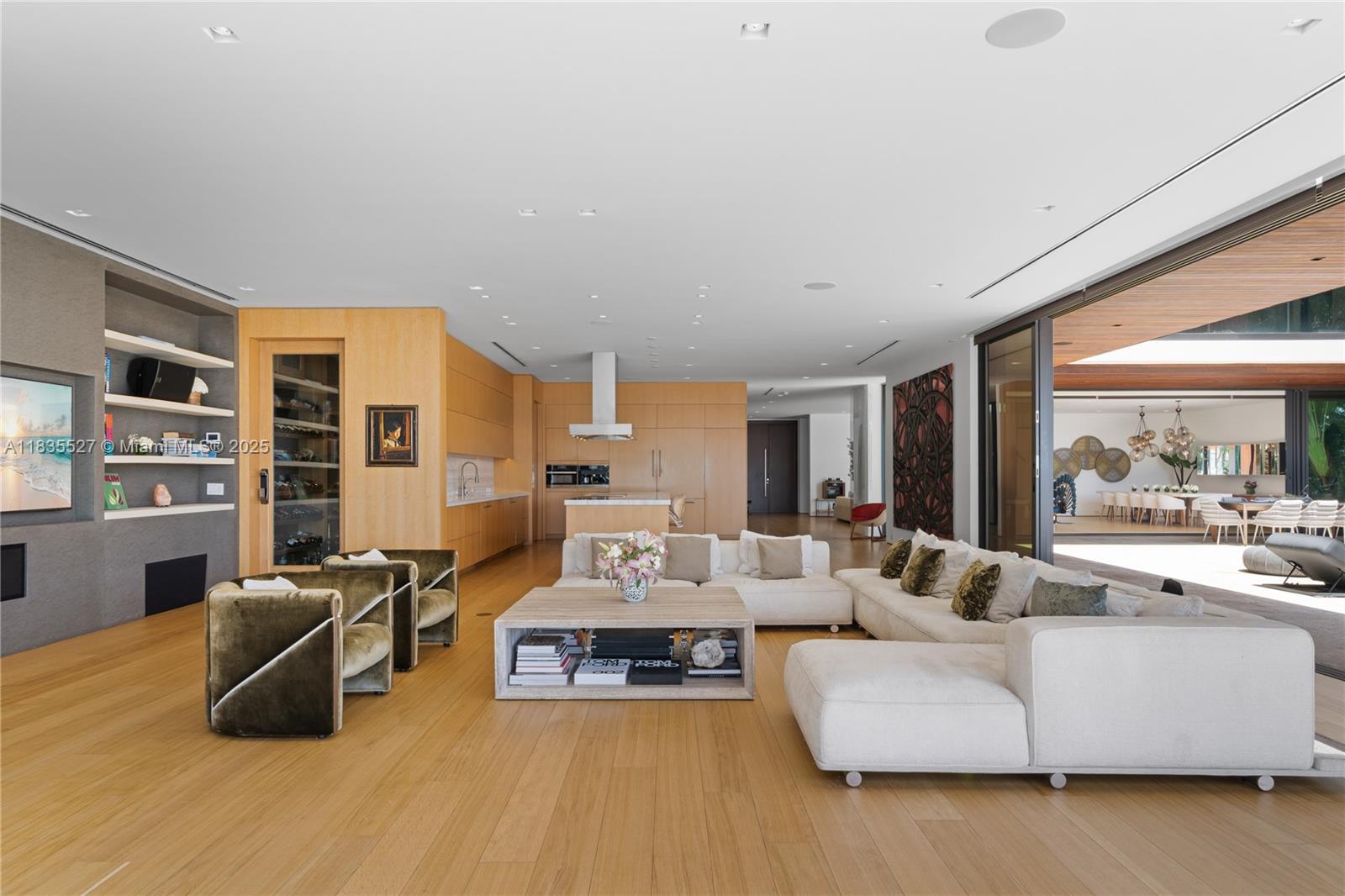 126 W San Marino Drive