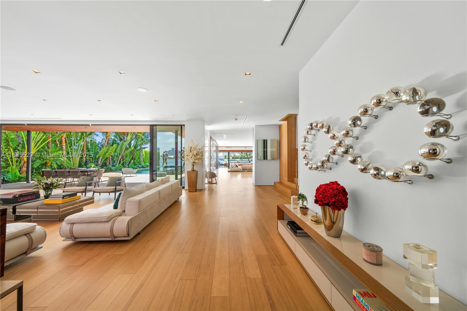 126 W San Marino Drive