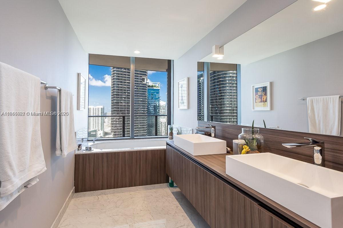 1000 Brickell Plz # 3512
