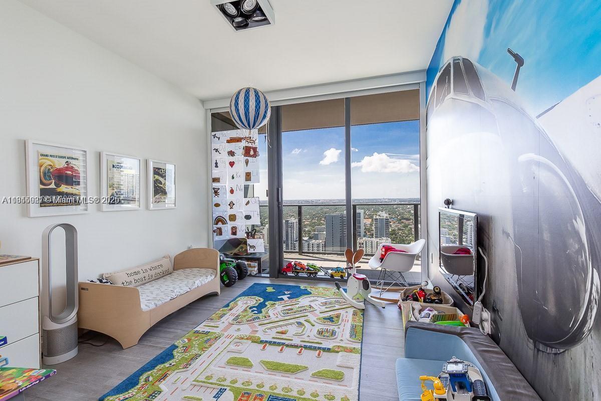 1000 Brickell Plz # 3512