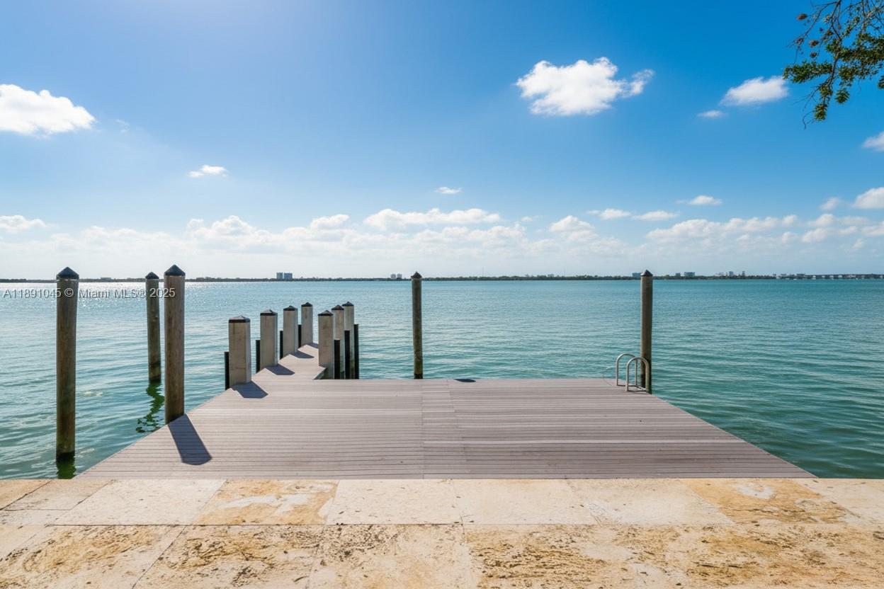 444 W Rivo Alto Drive