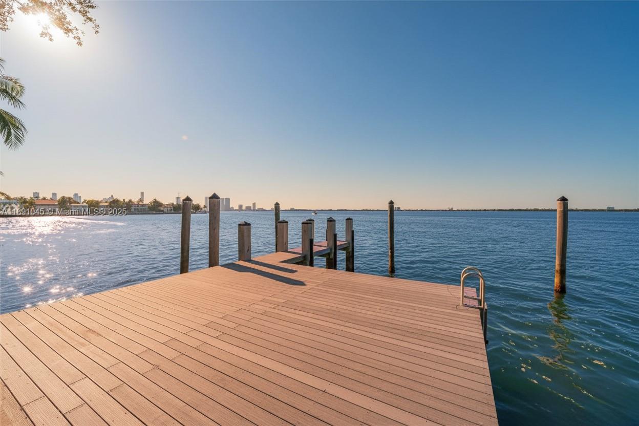 444 W Rivo Alto Drive