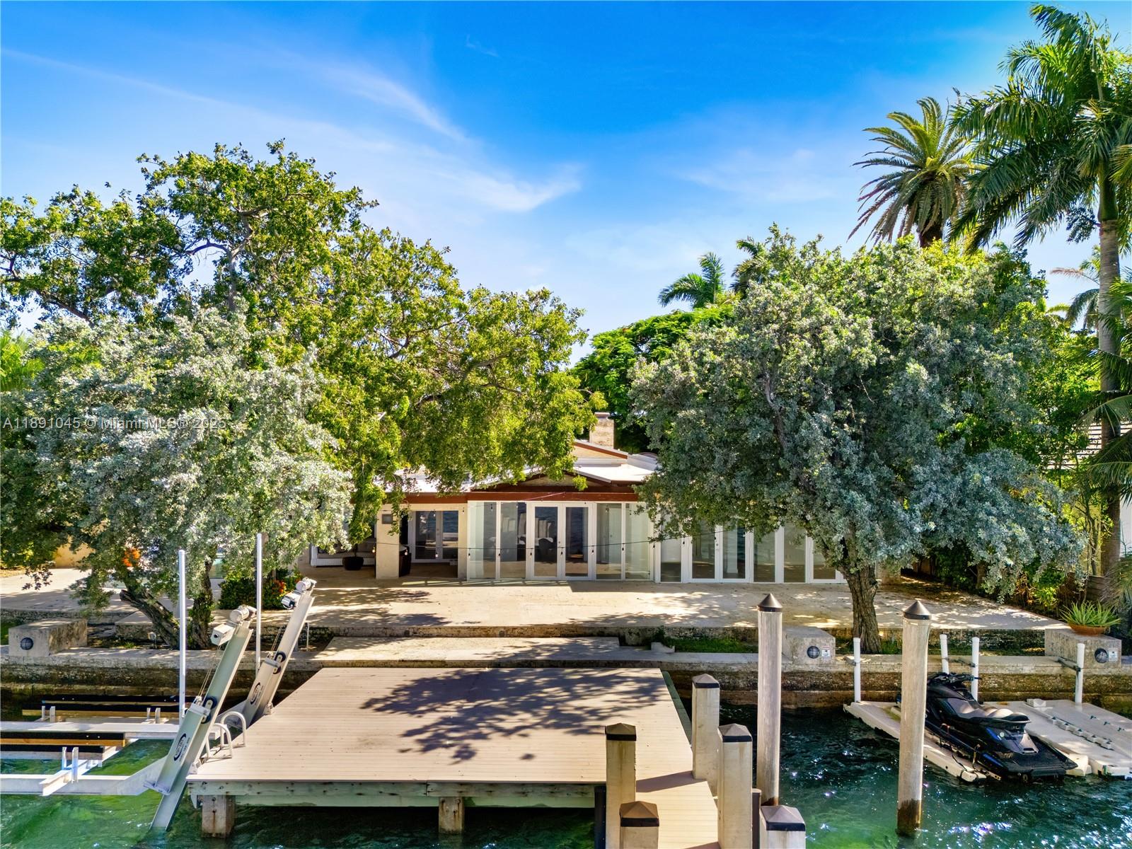 444 W Rivo Alto Drive