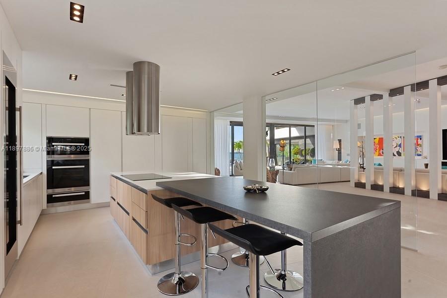 7972 Biscayne Point Cir