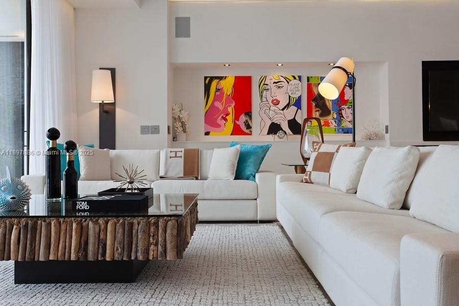 7972 Biscayne Point Cir