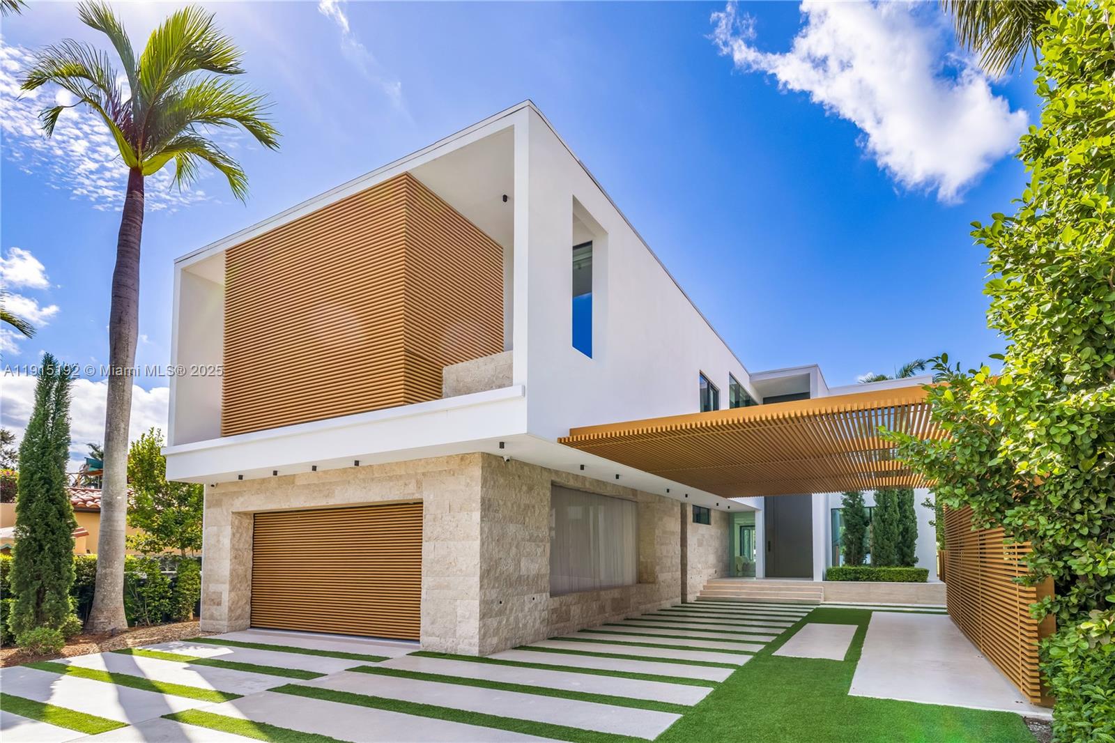 94 S Hibiscus Drive