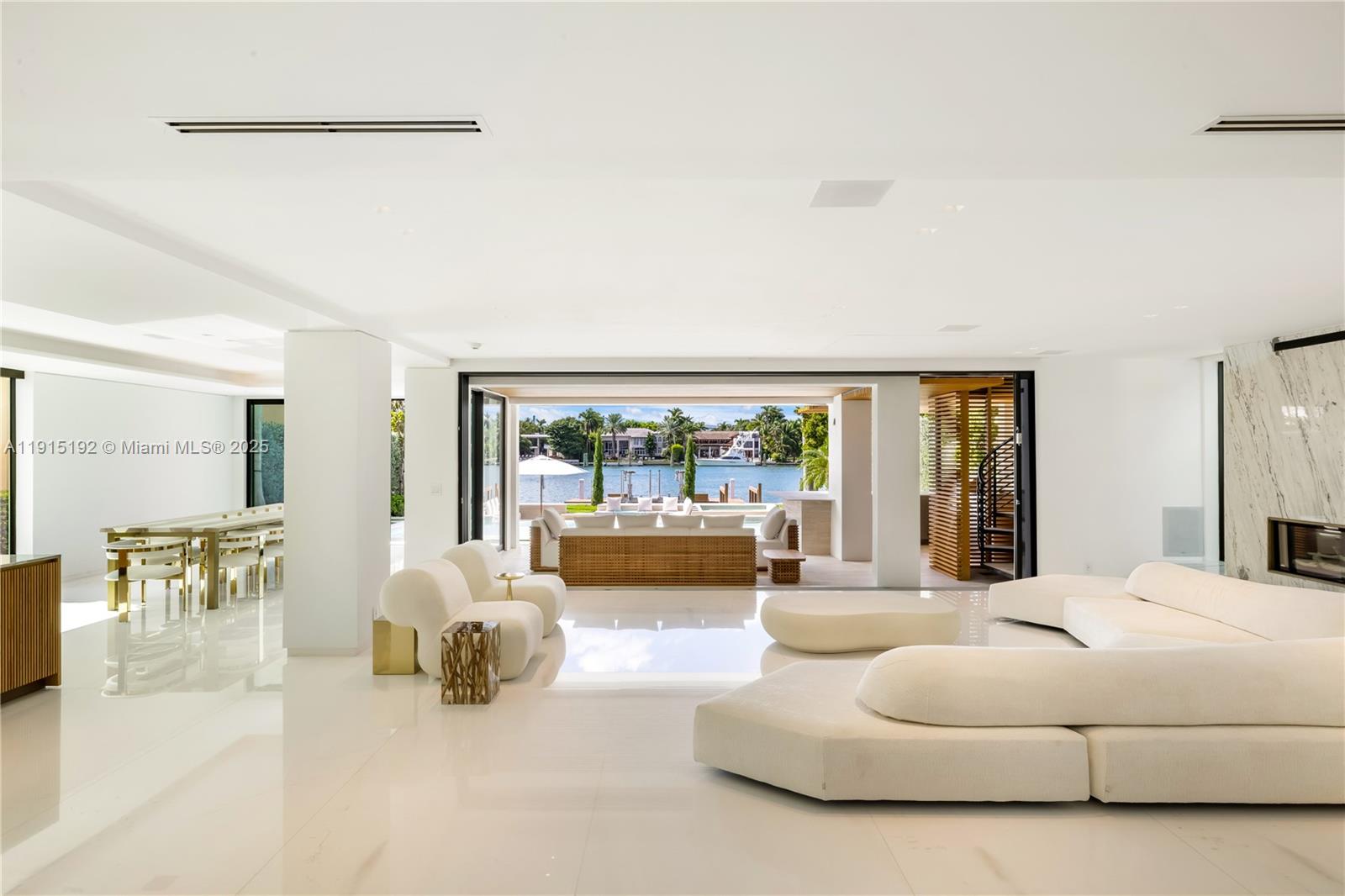 94 S Hibiscus Drive