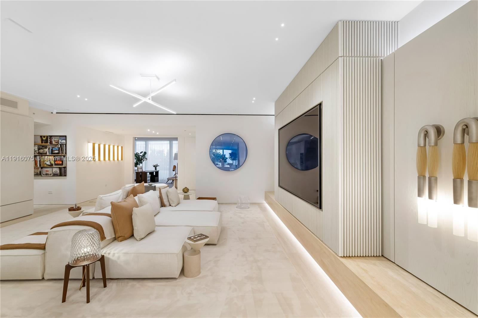 9001 Collins Ave # 207 Unit: S-207