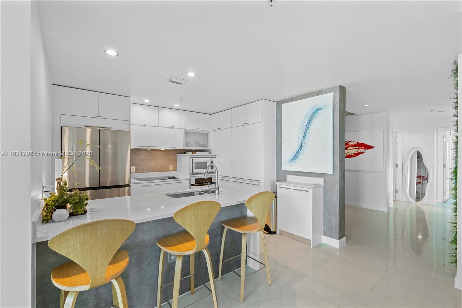 1900 N Bayshore Dr # 4902