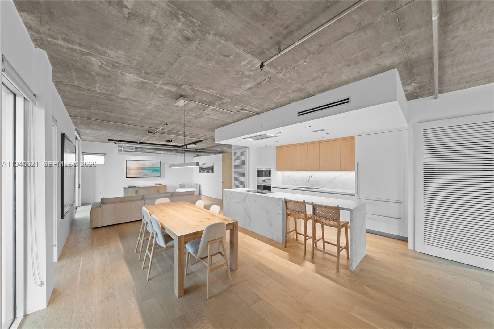 1700 Meridian Ave # 306