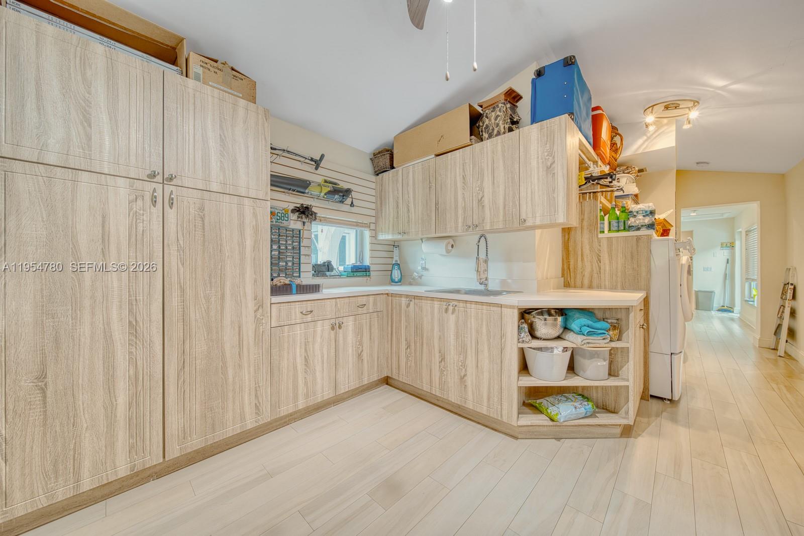 170 S Hibiscus Drive