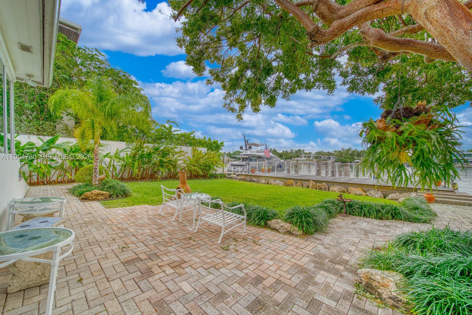 170 S Hibiscus Drive