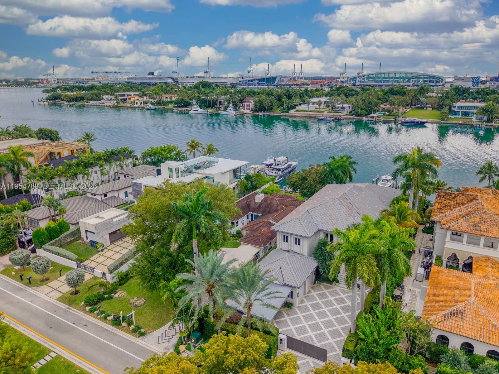 170 S Hibiscus Drive