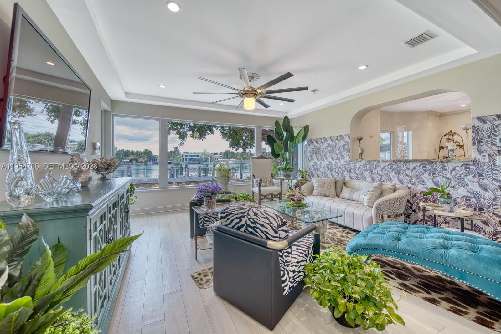 170 S Hibiscus Drive